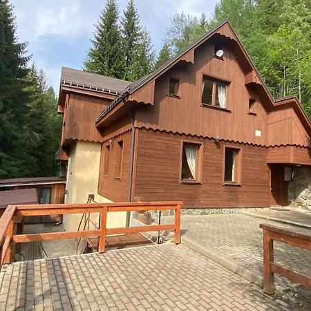 Horska Nad Zubackou 샬레